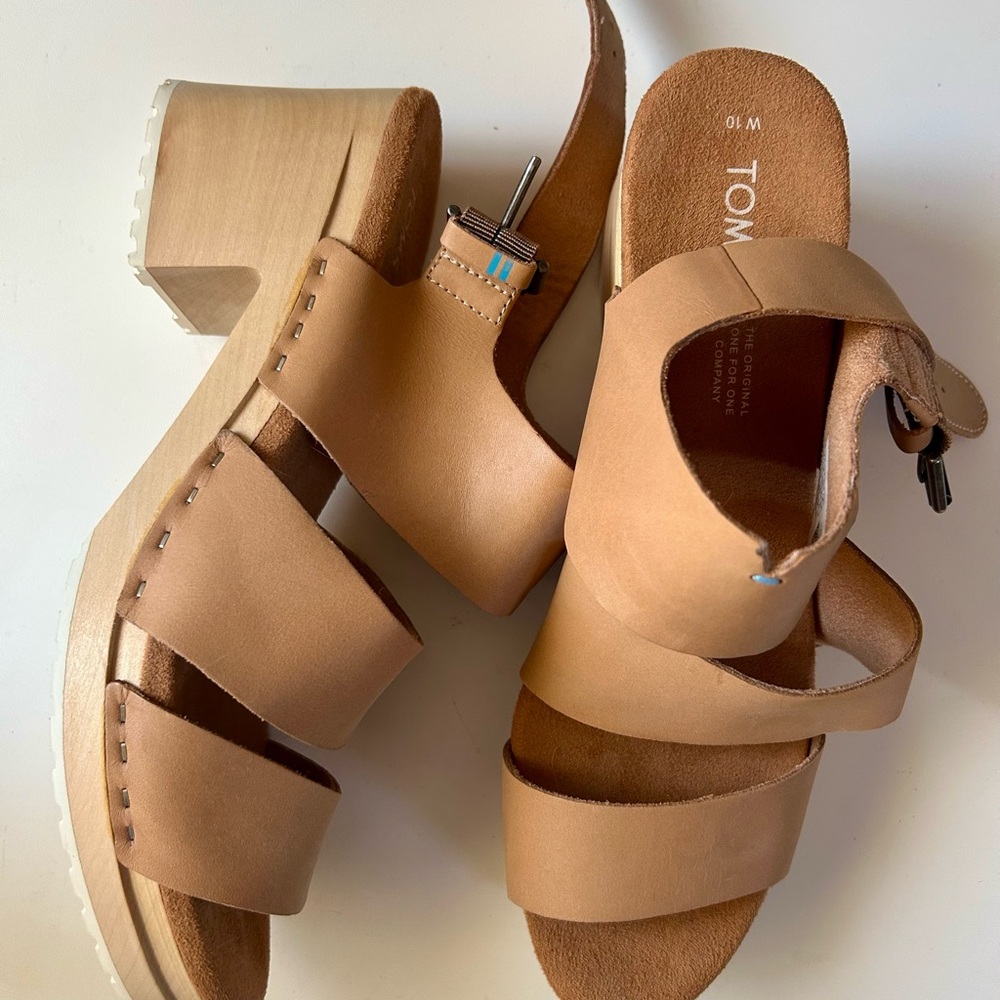 New Toms Tan Leather Minimalist Sandals with Slight Wooden Heel